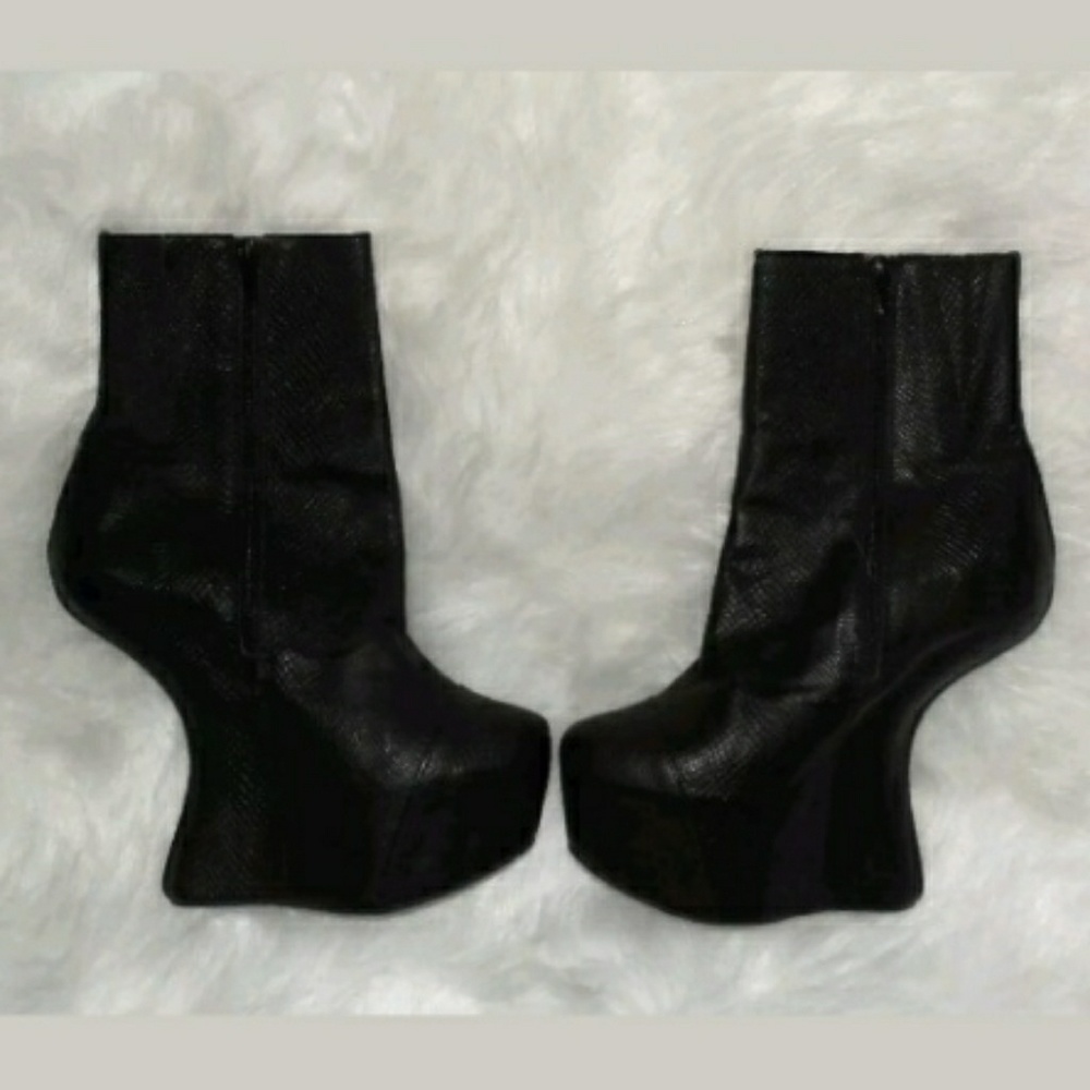 ๐ SOLD ๐ Jeffery Campbell Moonovers - Picture 2 of 5
